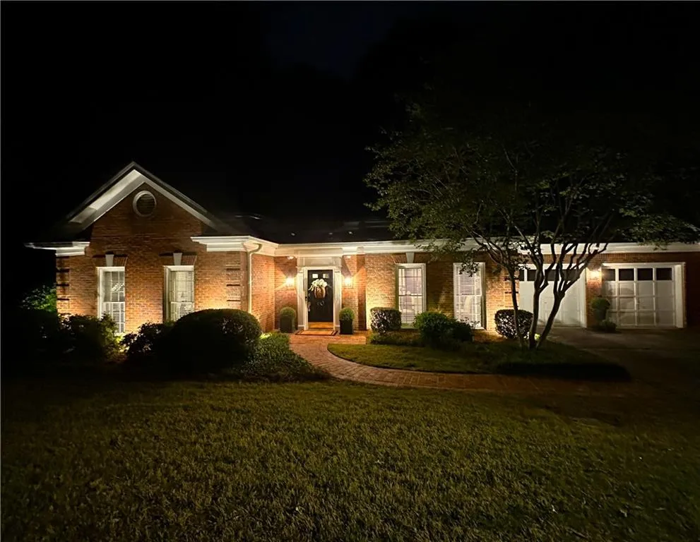 7155 Roswell Road Unit 60, Sandy Springs, Georgia 30328, 3 Bedrooms Bedrooms, ,3 BathroomsBathrooms,Residential,For Sale,7155 Roswell Road Unit 60,7759512