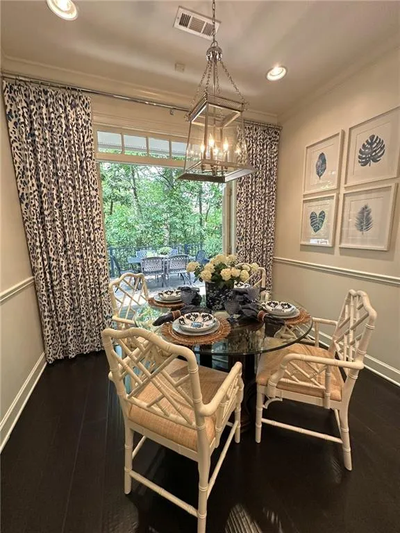 7155 Roswell Road Unit 60, Sandy Springs, Georgia 30328, 3 Bedrooms Bedrooms, ,3 BathroomsBathrooms,Residential,Sold,7155 Roswell Road Unit 60,7759512