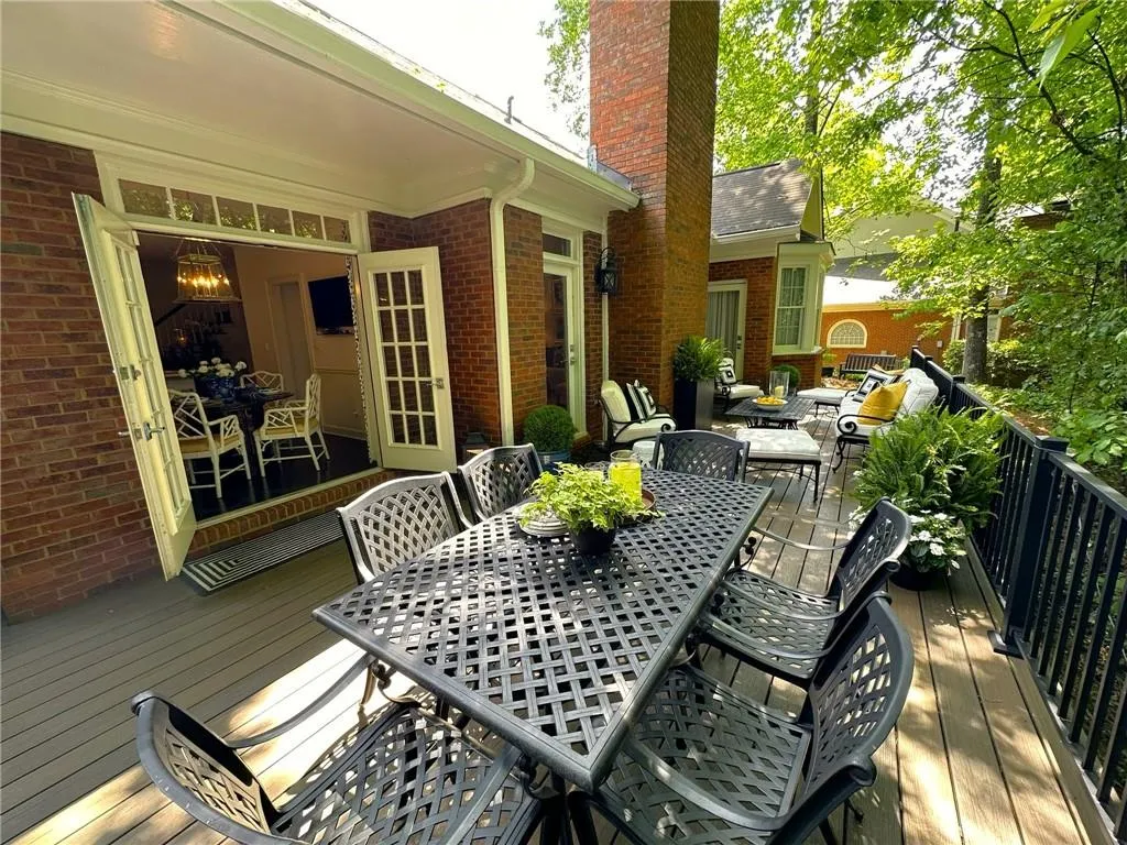 7155 Roswell Road Unit 60, Sandy Springs, Georgia 30328, 3 Bedrooms Bedrooms, ,3 BathroomsBathrooms,Residential,Sold,7155 Roswell Road Unit 60,7759512