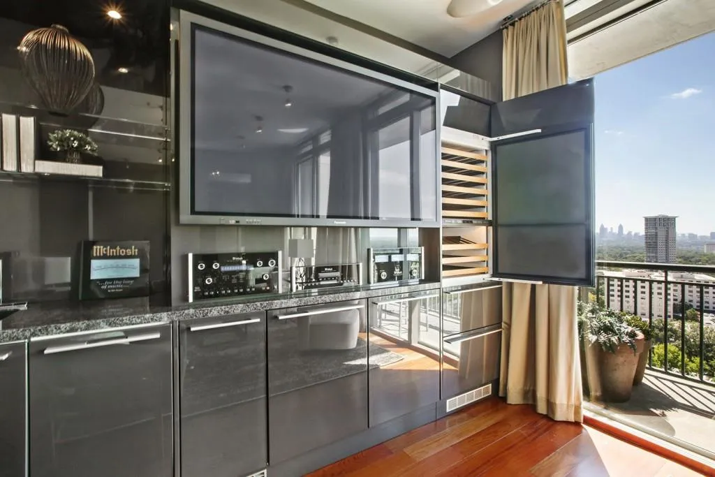 3040 Peachtree Road Nw Unit 1510, Atlanta, Georgia 30305, 3 Bedrooms Bedrooms, ,3 BathroomsBathrooms,Residential,Sold,3040 Peachtree Road Nw Unit 1510,5756025