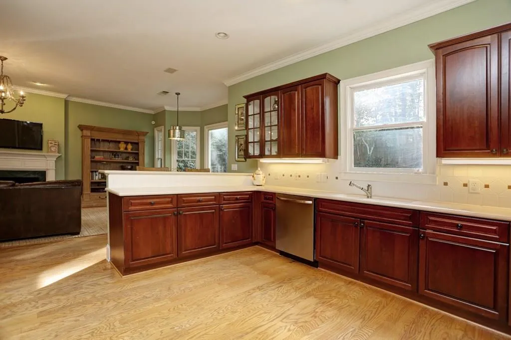 635 Forest Hills Drive, Atlanta, Georgia 30342, 3 Bedrooms Bedrooms, ,2 BathroomsBathrooms,Residential,Sold,635 Forest Hills Drive,5633281