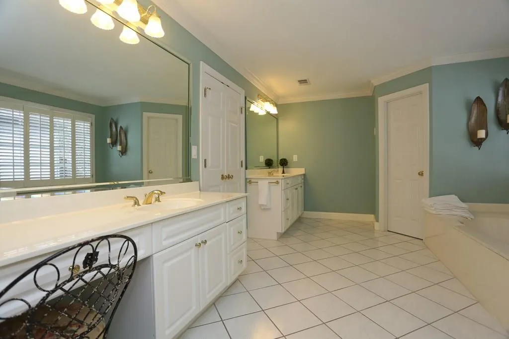 635 Forest Hills Drive, Atlanta, Georgia 30342, 3 Bedrooms Bedrooms, ,2 BathroomsBathrooms,Residential,Sold,635 Forest Hills Drive,5633281