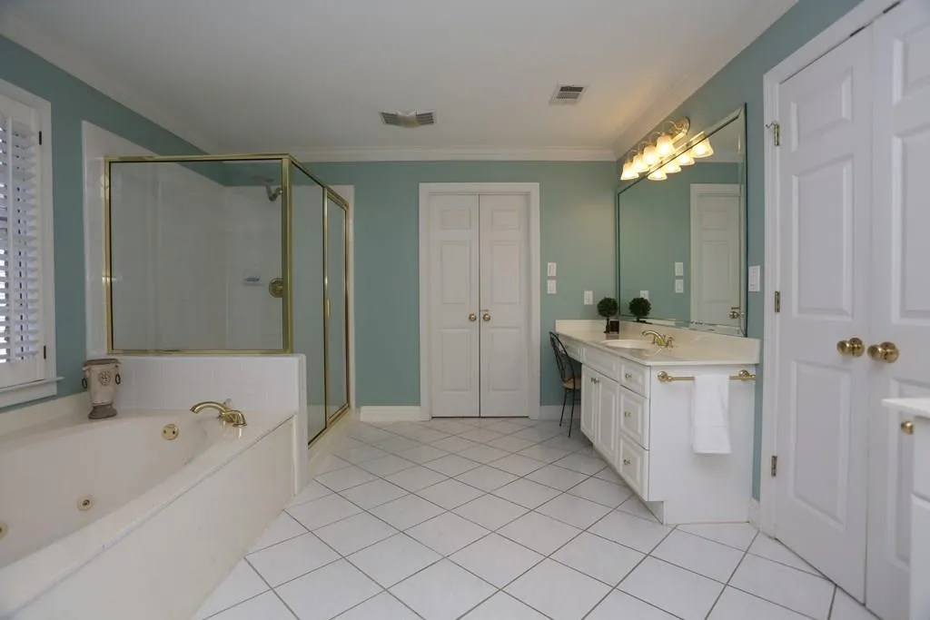 635 Forest Hills Drive, Atlanta, Georgia 30342, 3 Bedrooms Bedrooms, ,2 BathroomsBathrooms,Residential,Sold,635 Forest Hills Drive,5633281
