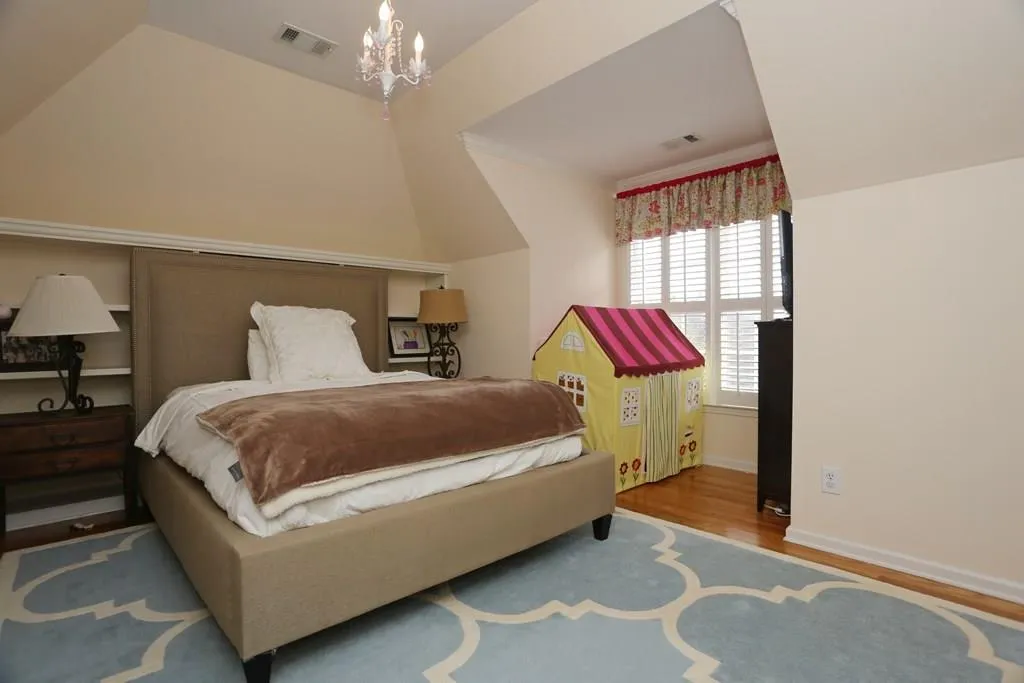 635 Forest Hills Drive, Atlanta, Georgia 30342, 3 Bedrooms Bedrooms, ,2 BathroomsBathrooms,Residential,Sold,635 Forest Hills Drive,5633281