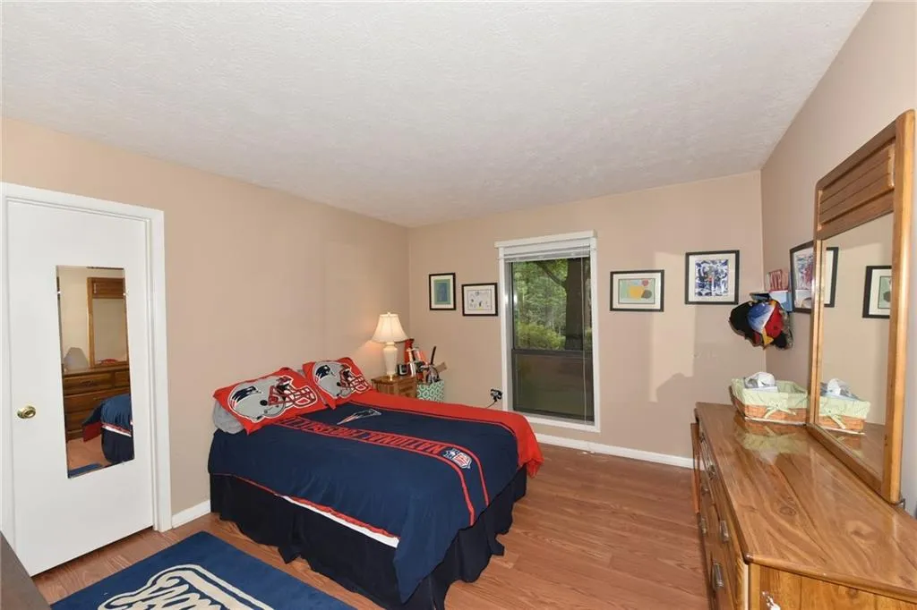 8740 Roswell Road Unit 1b, Sandy Springs, Georgia 30350, 2 Bedrooms Bedrooms, ,2 BathroomsBathrooms,Residential,Sold,8740 Roswell Road Unit 1b,6008816