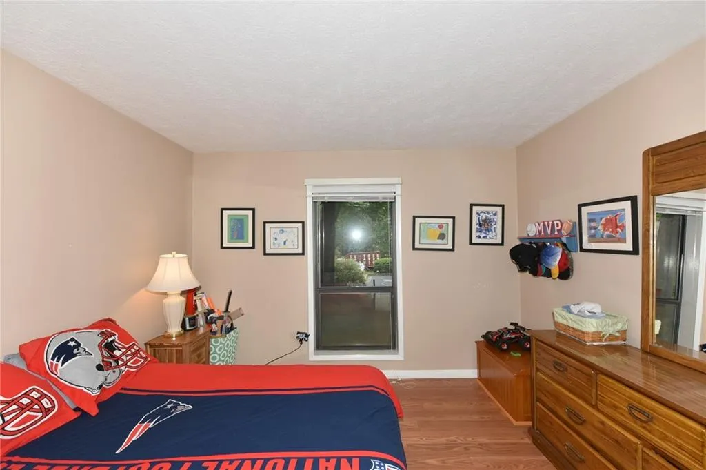 8740 Roswell Road Unit 1b, Sandy Springs, Georgia 30350, 2 Bedrooms Bedrooms, ,2 BathroomsBathrooms,Residential,Sold,8740 Roswell Road Unit 1b,6008816