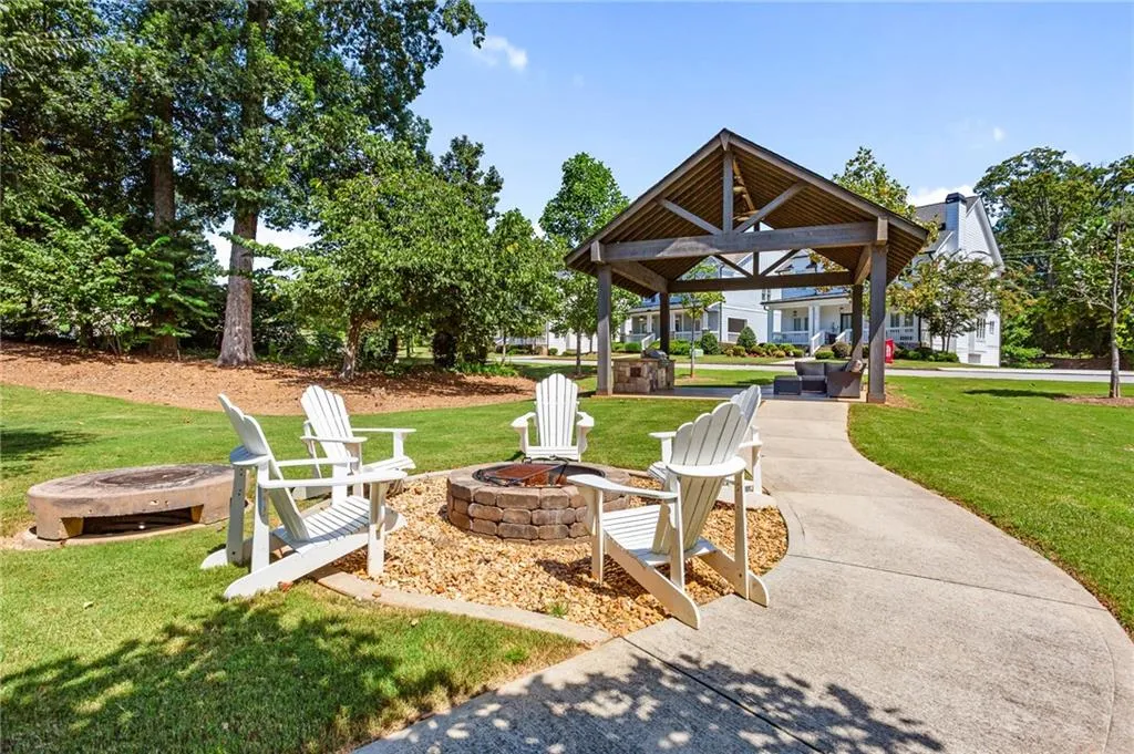 1945 Park Chase Lane, Brookhaven, Georgia 30324, 4 Bedrooms Bedrooms, ,4 BathroomsBathrooms,Residential,For Sale,1945 Park Chase Lane,7643849