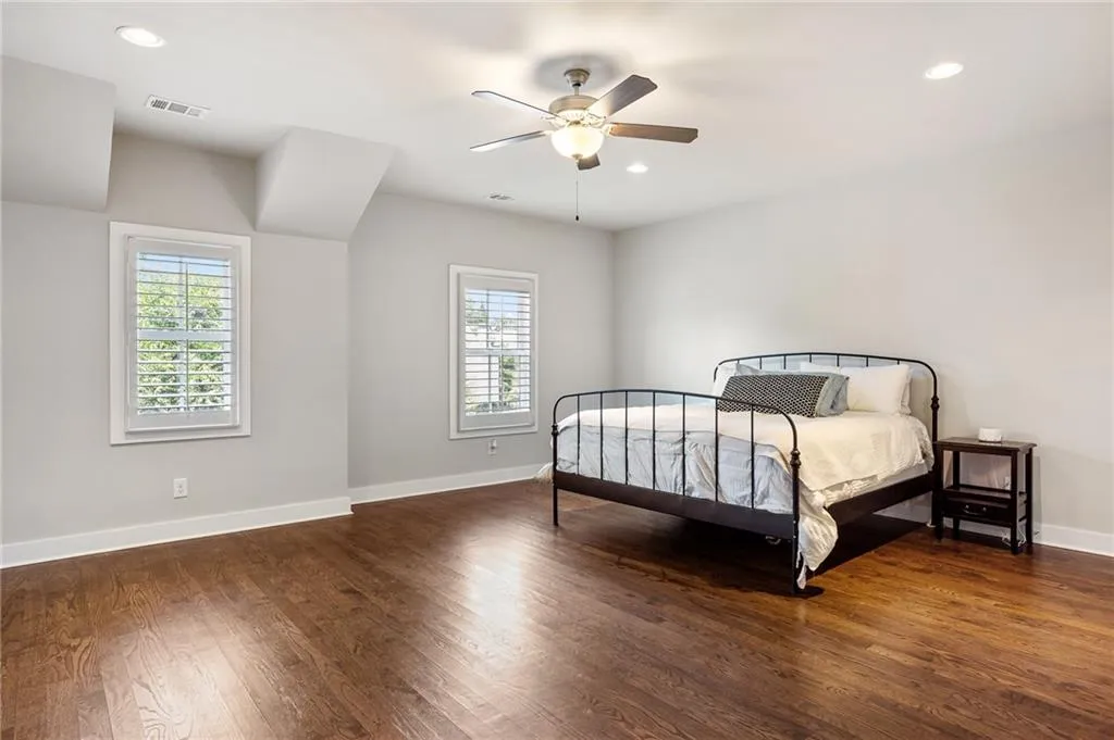 1945 Park Chase Lane, Brookhaven, Georgia 30324, 4 Bedrooms Bedrooms, ,4 BathroomsBathrooms,Residential,For Sale,1945 Park Chase Lane,7643849