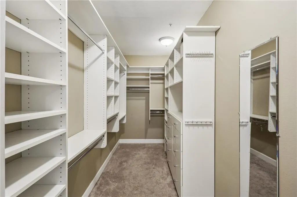 3777 Peachtree Road Ne Unit 1216, Atlanta, Georgia 30319, 1 Bedroom Bedrooms, ,1 BathroomBathrooms,Residential,For Sale,3777 Peachtree Road Ne Unit 1216,7615623