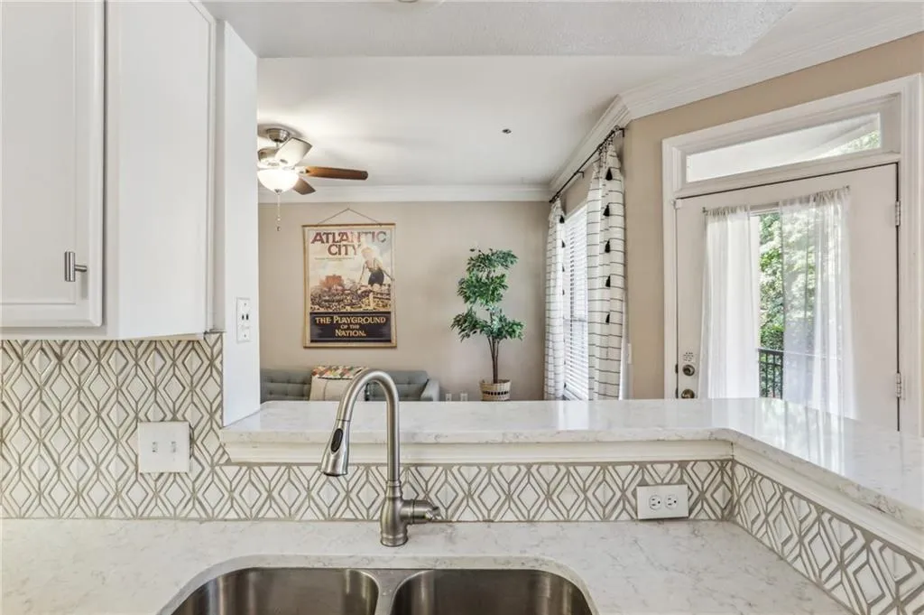 3777 Peachtree Road Ne Unit 1216, Atlanta, Georgia 30319, 1 Bedroom Bedrooms, ,1 BathroomBathrooms,Residential,For Sale,3777 Peachtree Road Ne Unit 1216,7615623