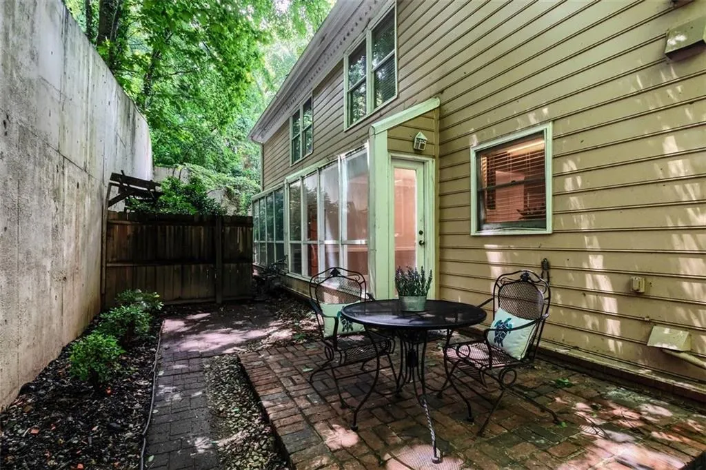 7500 Roswell Road Unit 125, Sandy Springs, Georgia 30350, 3 Bedrooms Bedrooms, ,2 BathroomsBathrooms,Residential,Sold,7500 Roswell Road Unit 125,6034026