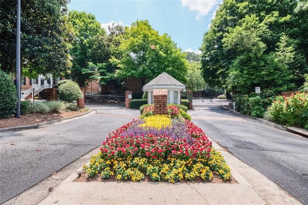 7500 Roswell Road Unit 125, Sandy Springs, Georgia 30350, 3 Bedrooms Bedrooms, ,2 BathroomsBathrooms,Residential,Sold,7500 Roswell Road Unit 125,6034026