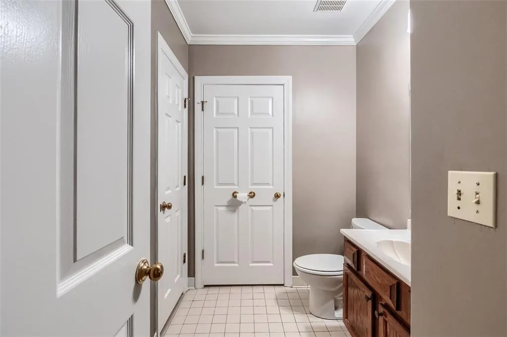 7500 Roswell Road Unit 125, Sandy Springs, Georgia 30350, 3 Bedrooms Bedrooms, ,2 BathroomsBathrooms,Residential,Sold,7500 Roswell Road Unit 125,6034026