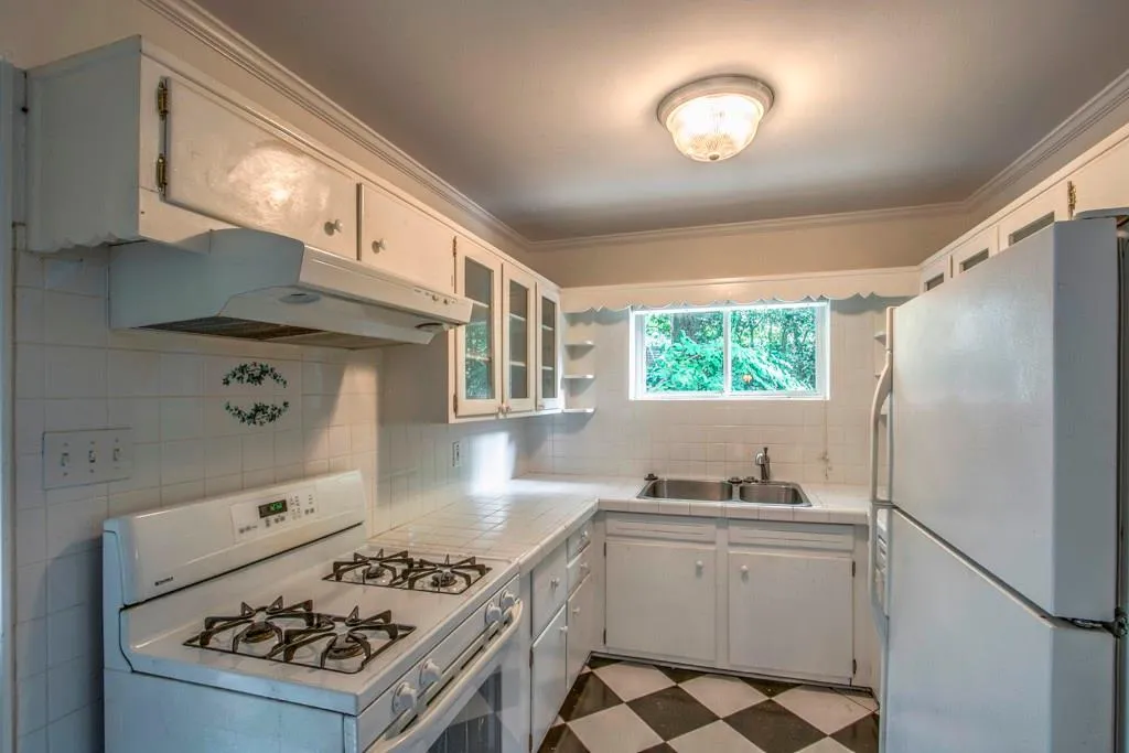 2597 Ridgemore Road Nw, Atlanta, Georgia 30318, 3 Bedrooms Bedrooms, ,2 BathroomsBathrooms,Residential,Sold,2597 Ridgemore Road Nw,5575595