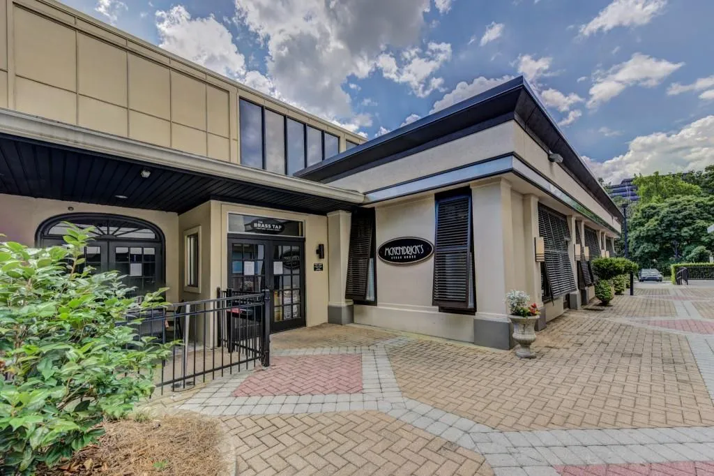 503 Garden Court, Sandy Springs, Georgia 30328, 3 Bedrooms Bedrooms, ,2 BathroomsBathrooms,Residential,Sold,503 Garden Court,6786054