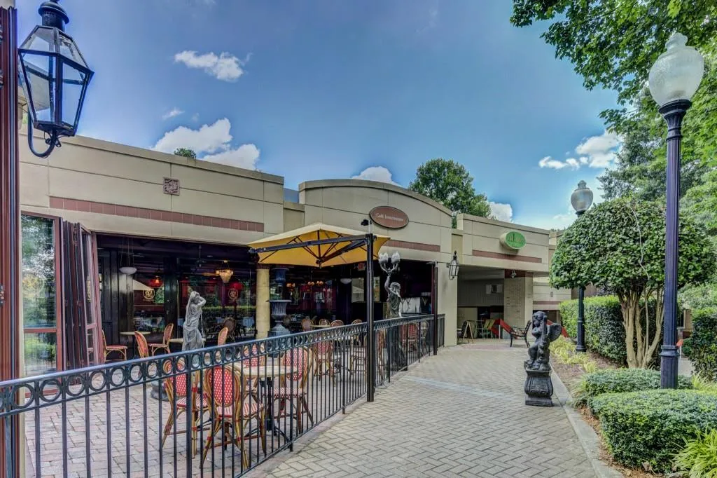 503 Garden Court, Sandy Springs, Georgia 30328, 3 Bedrooms Bedrooms, ,2 BathroomsBathrooms,Residential,Sold,503 Garden Court,6786054