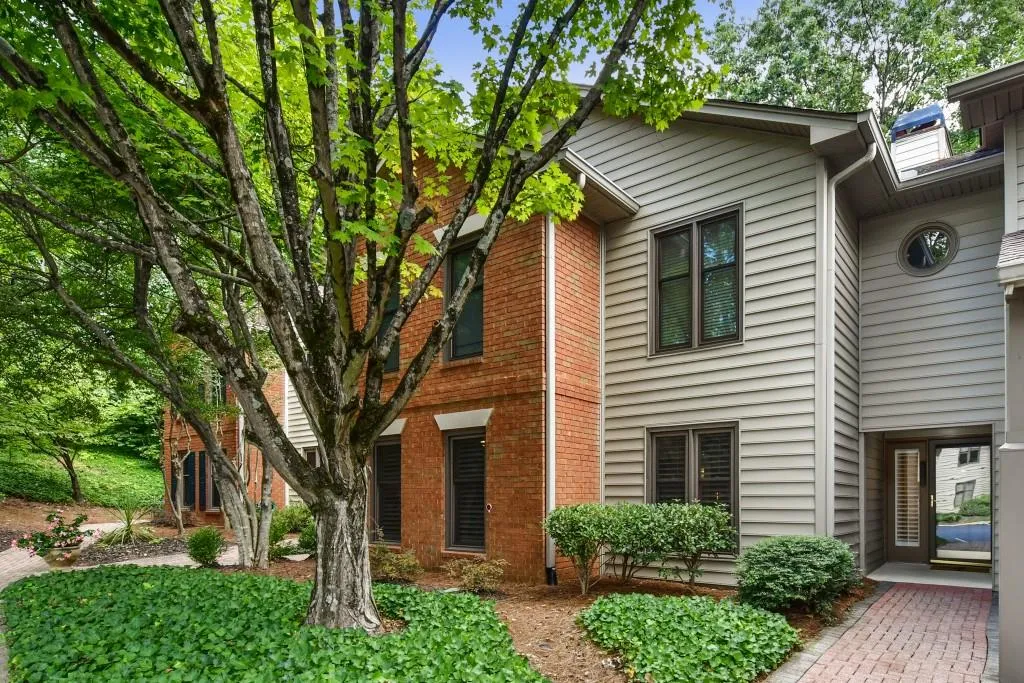 503 Garden Court, Sandy Springs, Georgia 30328, 3 Bedrooms Bedrooms, ,2 BathroomsBathrooms,Residential,Sold,503 Garden Court,6786054