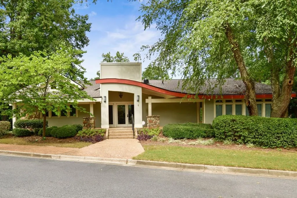 503 Garden Court, Sandy Springs, Georgia 30328, 3 Bedrooms Bedrooms, ,2 BathroomsBathrooms,Residential,Sold,503 Garden Court,6786054