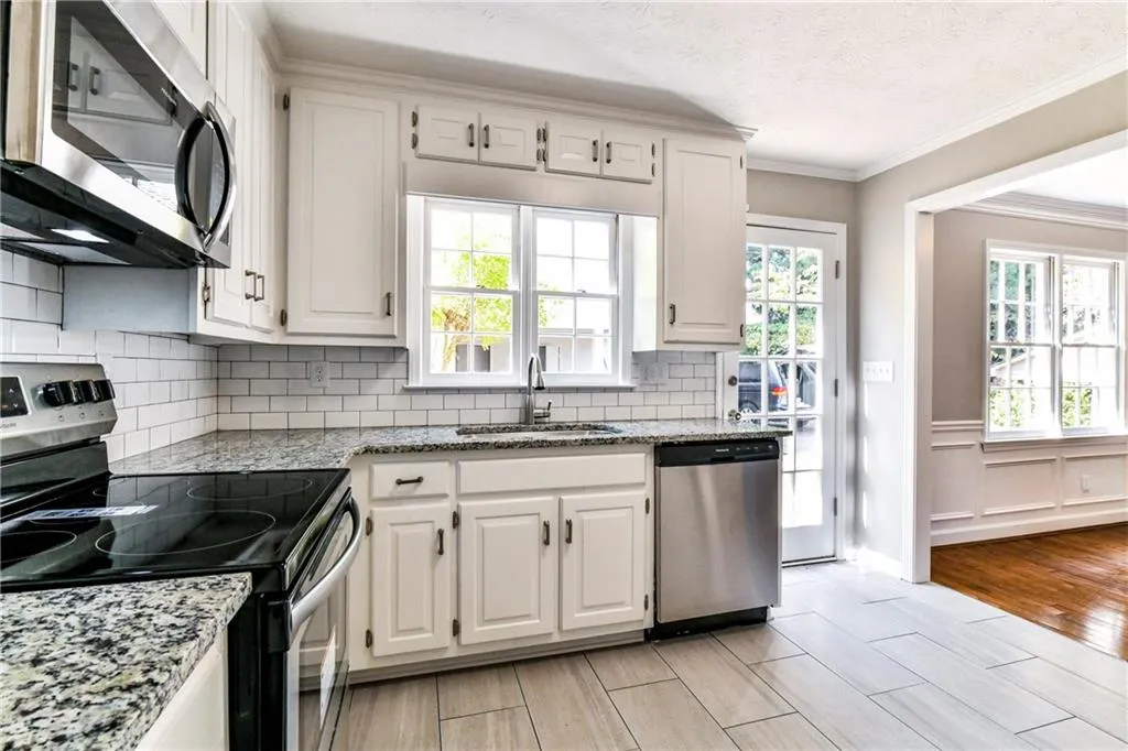 8910 Carroll Manor Drive, Sandy Springs, Georgia 30350, 2 Bedrooms Bedrooms, ,2 BathroomsBathrooms,Residential,Sold,8910 Carroll Manor Drive,6083589