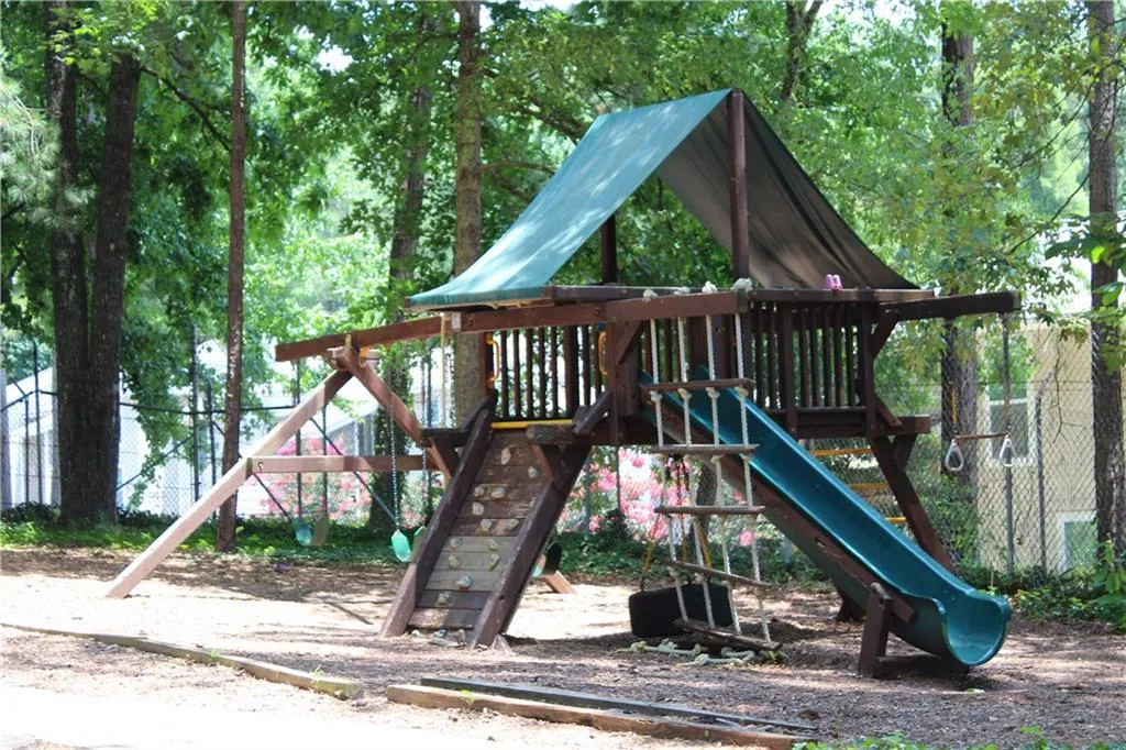 6851 Roswell Road Unit C1, Atlanta, Georgia 30328, 3 Bedrooms Bedrooms, ,2 BathroomsBathrooms,Residential,Sold,6851 Roswell Road Unit C1,6037382