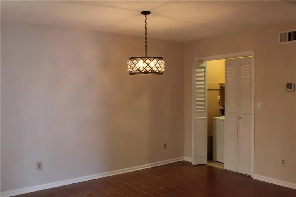 6851 Roswell Road Unit C1, Atlanta, Georgia 30328, 3 Bedrooms Bedrooms, ,2 BathroomsBathrooms,Residential,Sold,6851 Roswell Road Unit C1,6037382