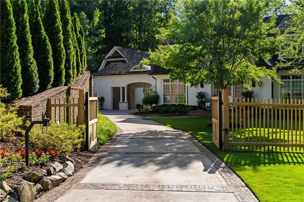 Gated private driveway