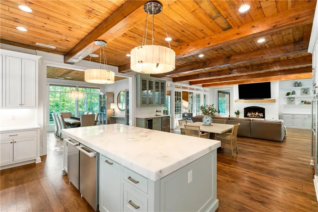 5360 Lake Forrest Drive, Atlanta, Georgia 30342, 6 Bedrooms Bedrooms, ,6 BathroomsBathrooms,Residential,For Sale,5360 Lake Forrest Drive,7631915