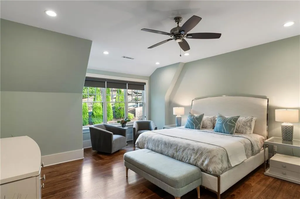 Secondary bedroom with ensuite