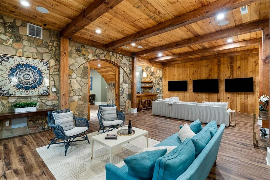 Multiple TVs for your football viewing pleasure!