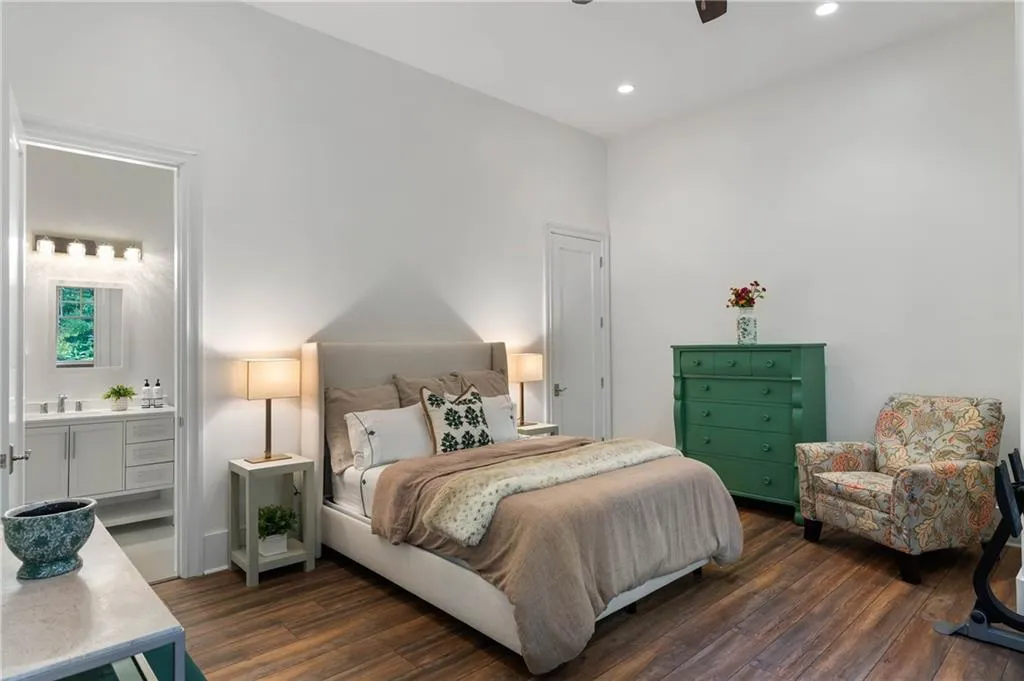 Secondary bedroom on terrace level with ensuite