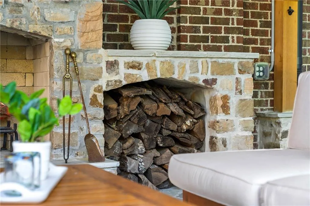 5360 Lake Forrest Drive, Atlanta, Georgia 30342, 6 Bedrooms Bedrooms, ,6 BathroomsBathrooms,Residential,For Sale,5360 Lake Forrest Drive,7631915