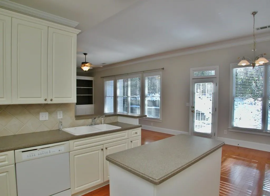 500 Pearl Cove Court, Sandy Springs, Georgia 30350, 3 Bedrooms Bedrooms, ,2 BathroomsBathrooms,Residential,Sold,500 Pearl Cove Court,5938374