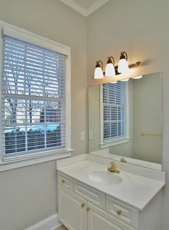 500 Pearl Cove Court, Sandy Springs, Georgia 30350, 3 Bedrooms Bedrooms, ,2 BathroomsBathrooms,Residential,Sold,500 Pearl Cove Court,5938374