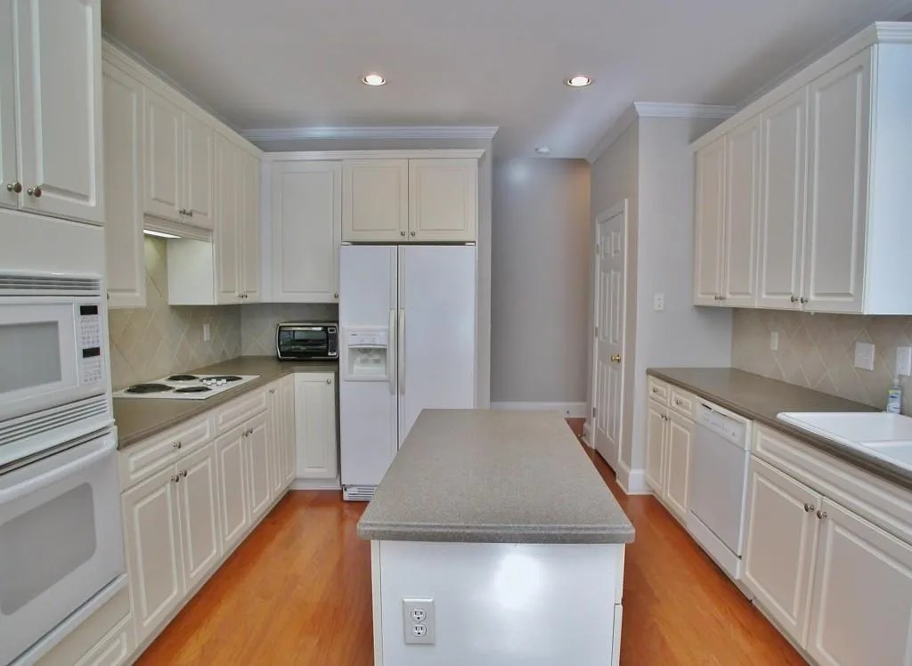 500 Pearl Cove Court, Sandy Springs, Georgia 30350, 3 Bedrooms Bedrooms, ,2 BathroomsBathrooms,Residential,Sold,500 Pearl Cove Court,5938374