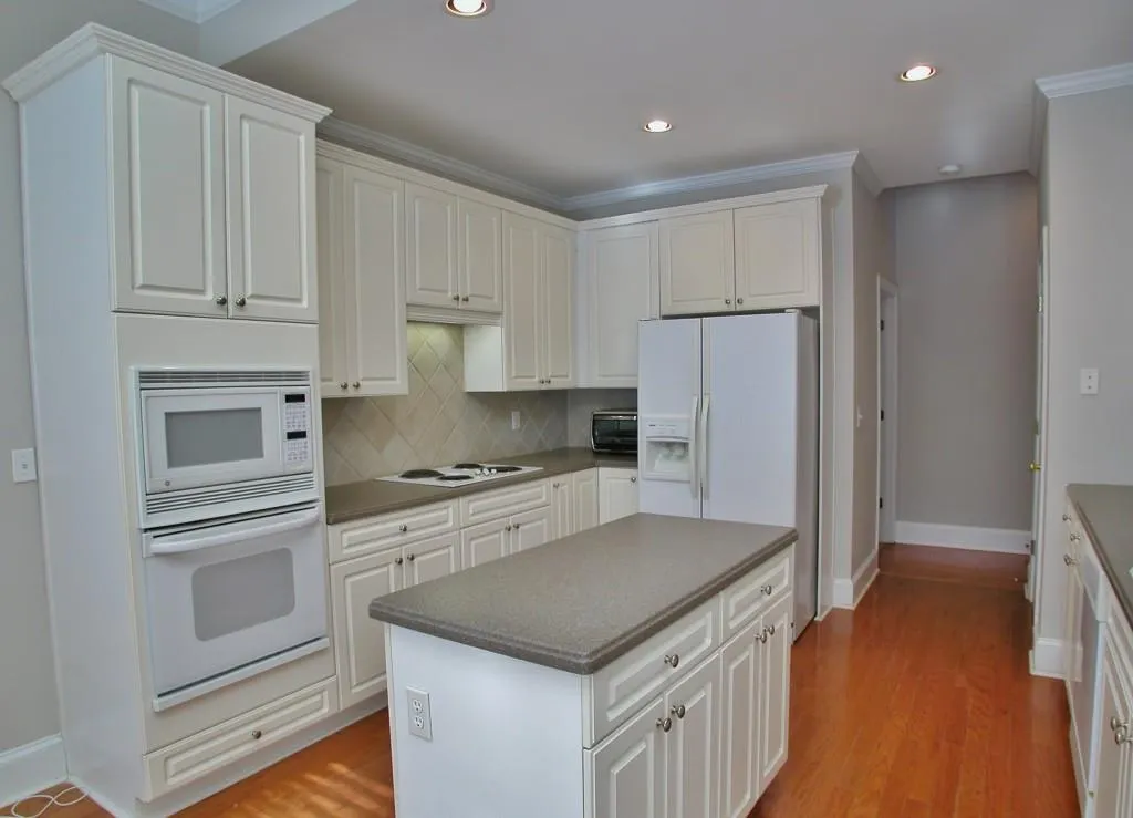 500 Pearl Cove Court, Sandy Springs, Georgia 30350, 3 Bedrooms Bedrooms, ,2 BathroomsBathrooms,Residential,Sold,500 Pearl Cove Court,5938374