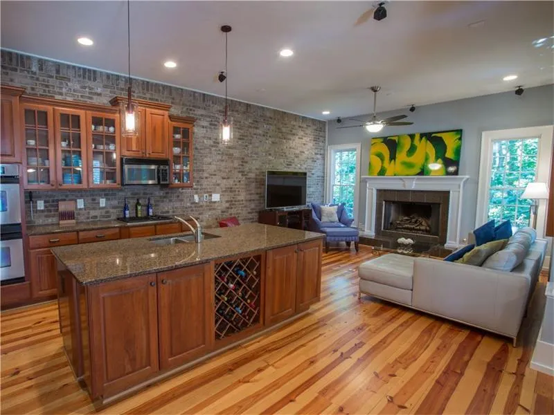 5512 Glenridge Drive Unit H, Sandy Springs, Georgia 30342, 4 Bedrooms Bedrooms, ,4 BathroomsBathrooms,Residential,Sold,5512 Glenridge Drive Unit H,5741782