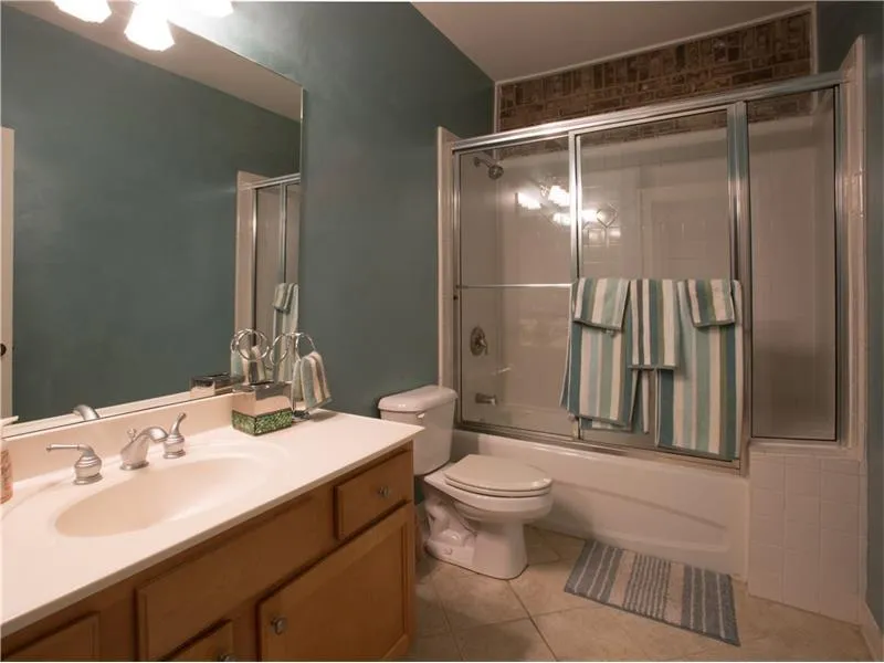 5512 Glenridge Drive Unit H, Sandy Springs, Georgia 30342, 4 Bedrooms Bedrooms, ,4 BathroomsBathrooms,Residential,Sold,5512 Glenridge Drive Unit H,5741782