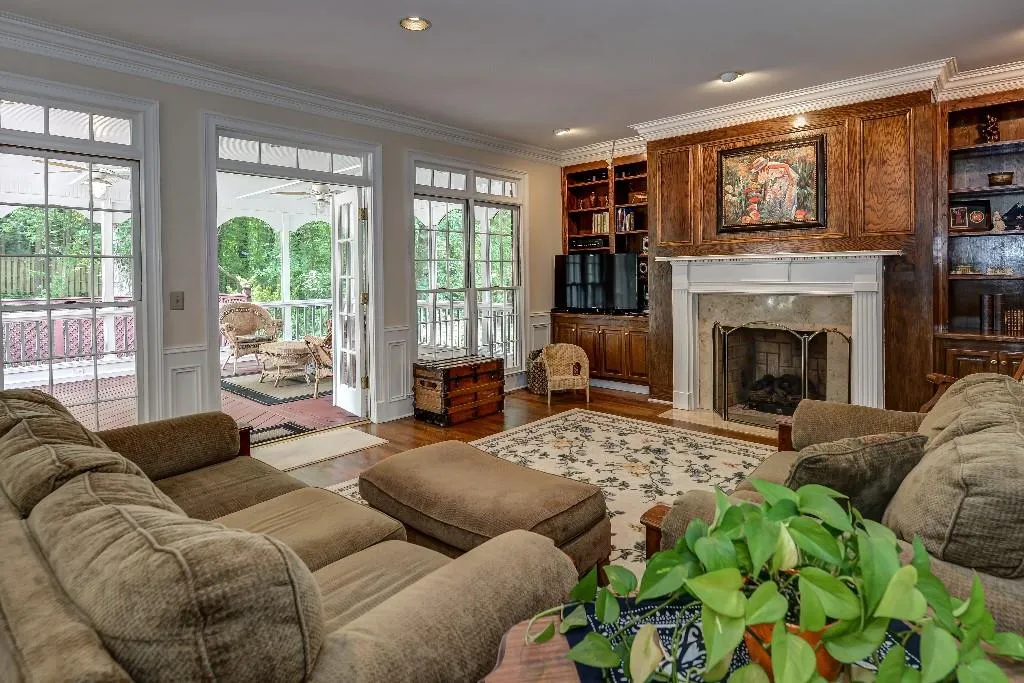 85 Wing Mill Road, Sandy Springs, Georgia 30350, 5 Bedrooms Bedrooms, ,4 BathroomsBathrooms,Residential,Sold,85 Wing Mill Road,5557385