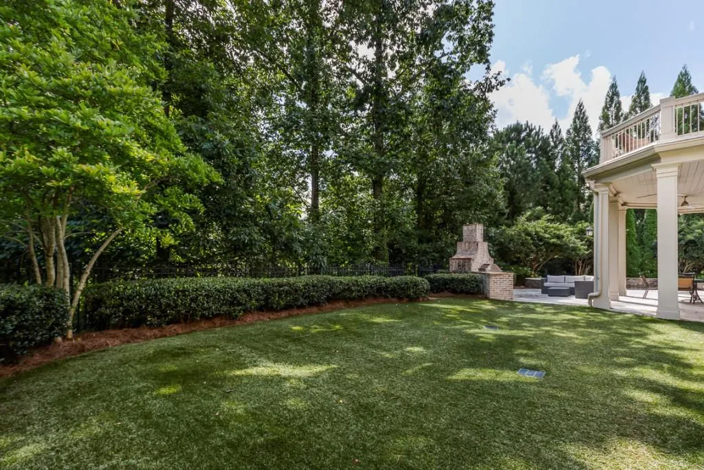 555 Chestnut Rose Lane, Sandy Springs, Georgia 30327, 7 Bedrooms Bedrooms, ,6 BathroomsBathrooms,Residential,Sold,555 Chestnut Rose Lane,6938859