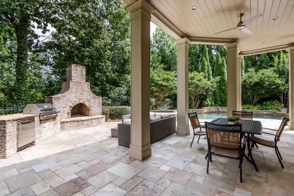 555 Chestnut Rose Lane, Sandy Springs, Georgia 30327, 7 Bedrooms Bedrooms, ,6 BathroomsBathrooms,Residential,Sold,555 Chestnut Rose Lane,6938859