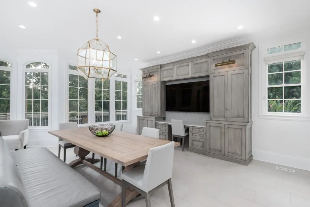 555 Chestnut Rose Lane, Sandy Springs, Georgia 30327, 7 Bedrooms Bedrooms, ,6 BathroomsBathrooms,Residential,Sold,555 Chestnut Rose Lane,6938859