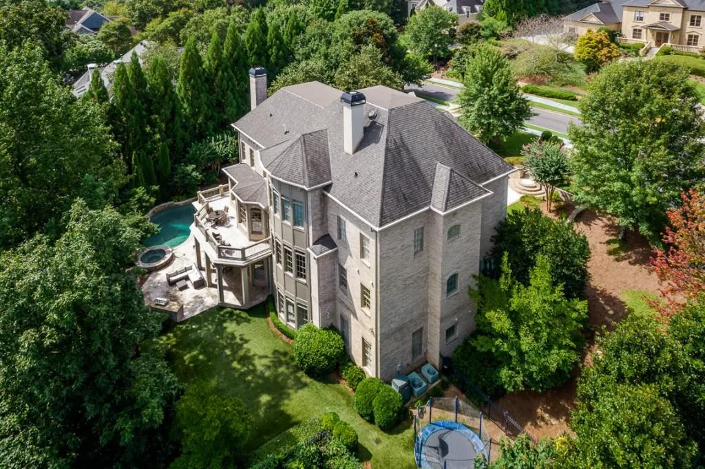 555 Chestnut Rose Lane, Sandy Springs, Georgia 30327, 7 Bedrooms Bedrooms, ,6 BathroomsBathrooms,Residential,Sold,555 Chestnut Rose Lane,6938859