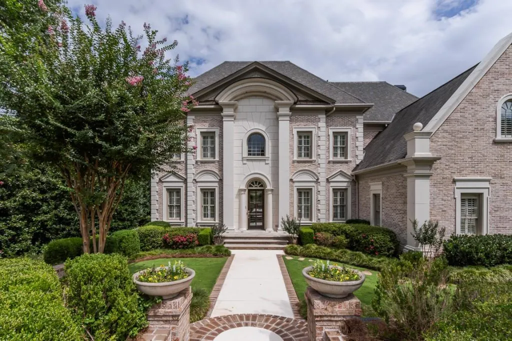 555 Chestnut Rose Lane, Sandy Springs, Georgia 30327, 7 Bedrooms Bedrooms, ,6 BathroomsBathrooms,Residential,Sold,555 Chestnut Rose Lane,6938859