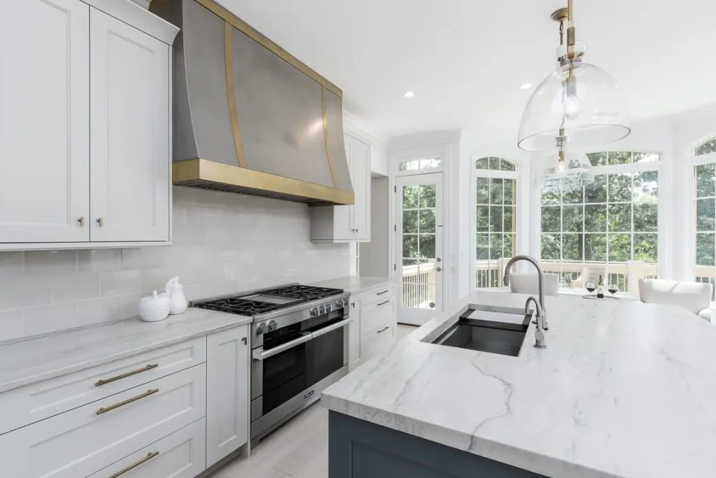 555 Chestnut Rose Lane, Sandy Springs, Georgia 30327, 7 Bedrooms Bedrooms, ,6 BathroomsBathrooms,Residential,Sold,555 Chestnut Rose Lane,6938859