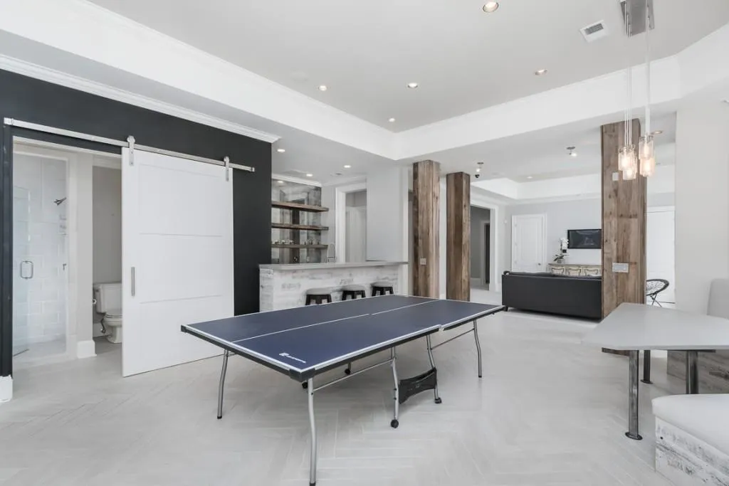 555 Chestnut Rose Lane, Sandy Springs, Georgia 30327, 7 Bedrooms Bedrooms, ,6 BathroomsBathrooms,Residential,Sold,555 Chestnut Rose Lane,6938859