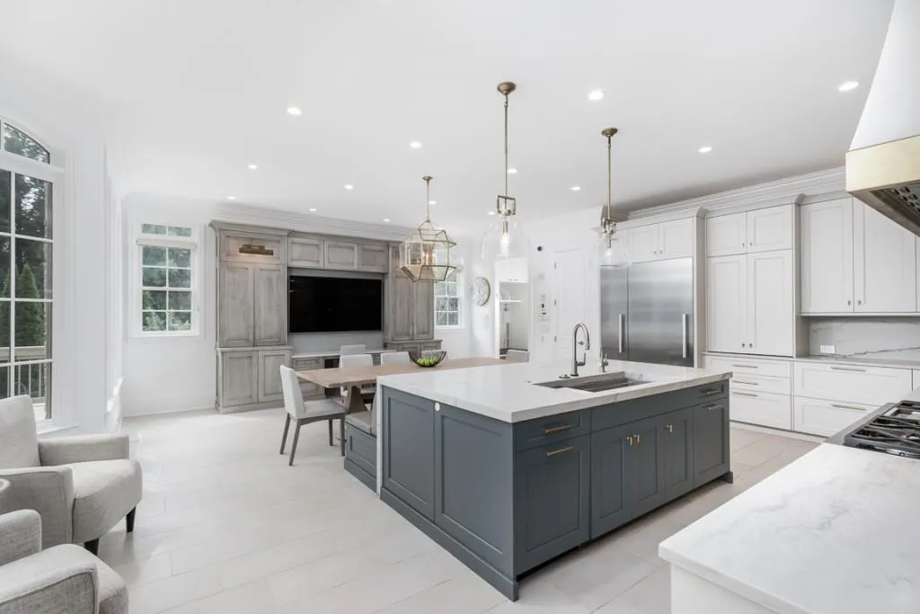 555 Chestnut Rose Lane, Sandy Springs, Georgia 30327, 7 Bedrooms Bedrooms, ,6 BathroomsBathrooms,Residential,Sold,555 Chestnut Rose Lane,6938859