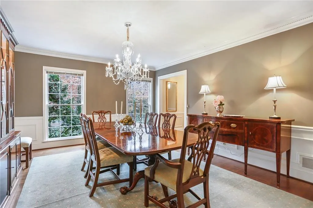 6440 River Chase Circle, Sandy Springs, Georgia 30328, 4 Bedrooms Bedrooms, ,3 BathroomsBathrooms,Residential,Sold,6440 River Chase Circle,5939466