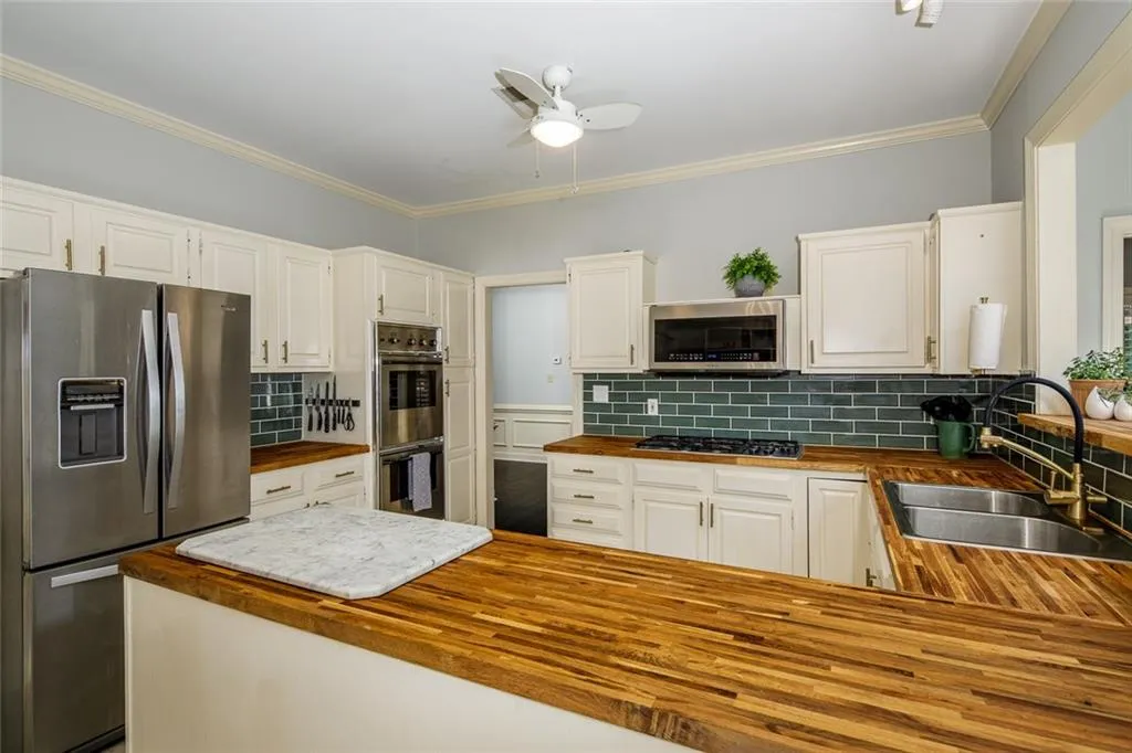 7420 Talbot Colony, Sandy Springs, Georgia 30328, 3 Bedrooms Bedrooms, ,2 BathroomsBathrooms,Residential,Sold,7420 Talbot Colony,6761969