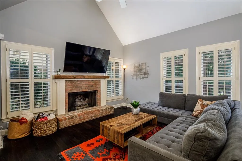 7420 Talbot Colony, Sandy Springs, Georgia 30328, 3 Bedrooms Bedrooms, ,2 BathroomsBathrooms,Residential,Sold,7420 Talbot Colony,6761969