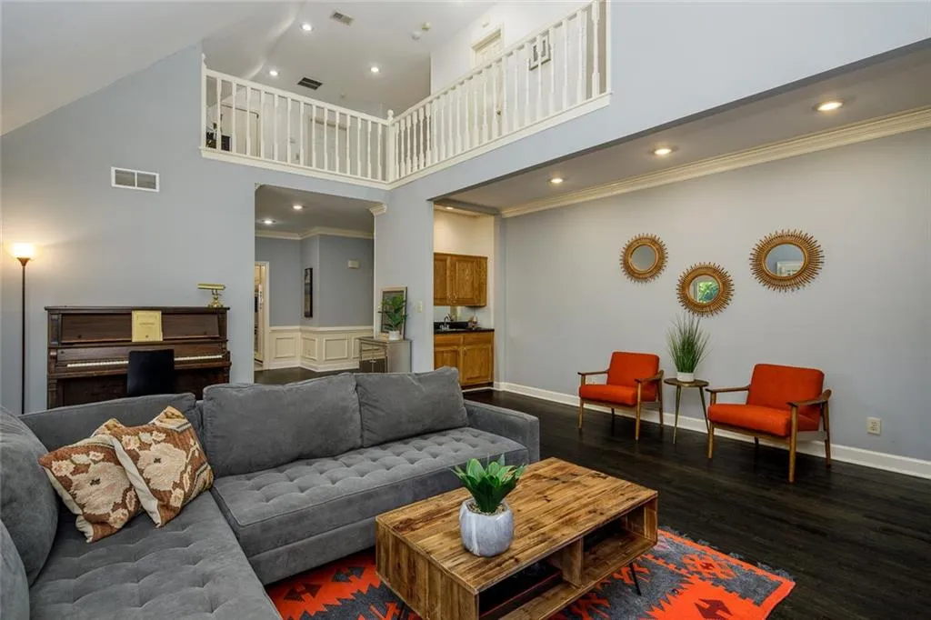 7420 Talbot Colony, Sandy Springs, Georgia 30328, 3 Bedrooms Bedrooms, ,2 BathroomsBathrooms,Residential,Sold,7420 Talbot Colony,6761969